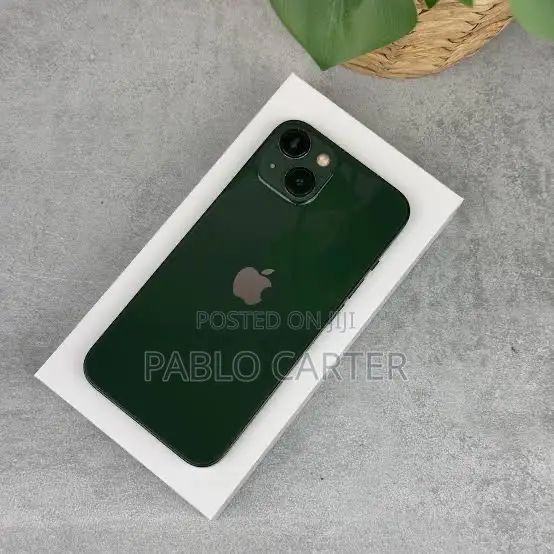 New Apple iPhone 13 128 GB Green