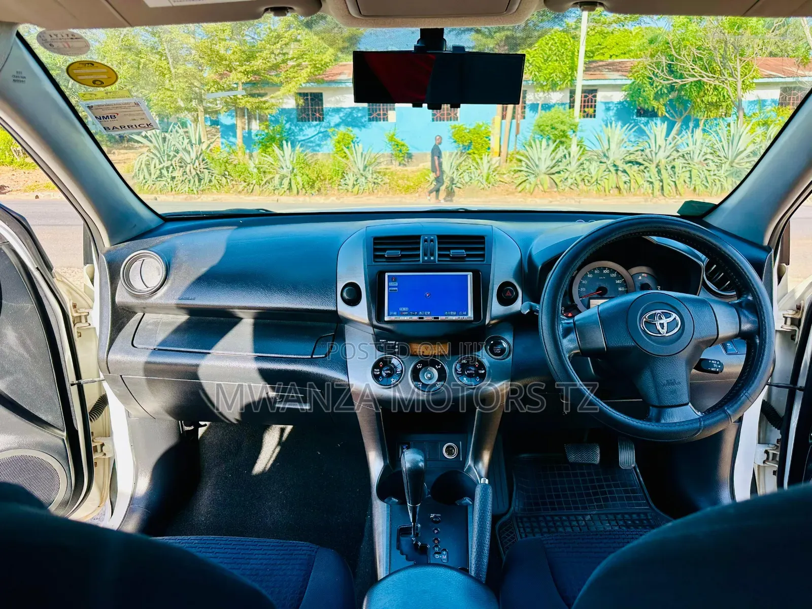 Toyota Vanguard 2009 White