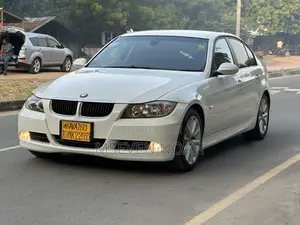 BMW 3 Series 320i RWD 2008 White