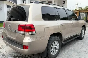 Toyota Land Cruiser 2016 Beige