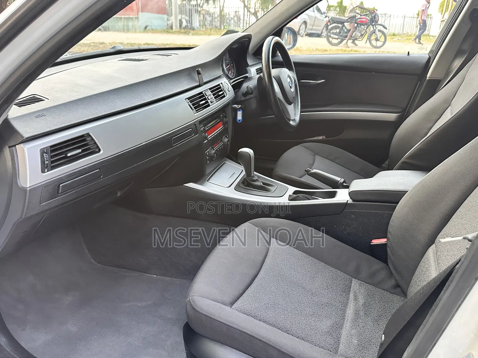 BMW 3 Series 320i RWD 2008 White