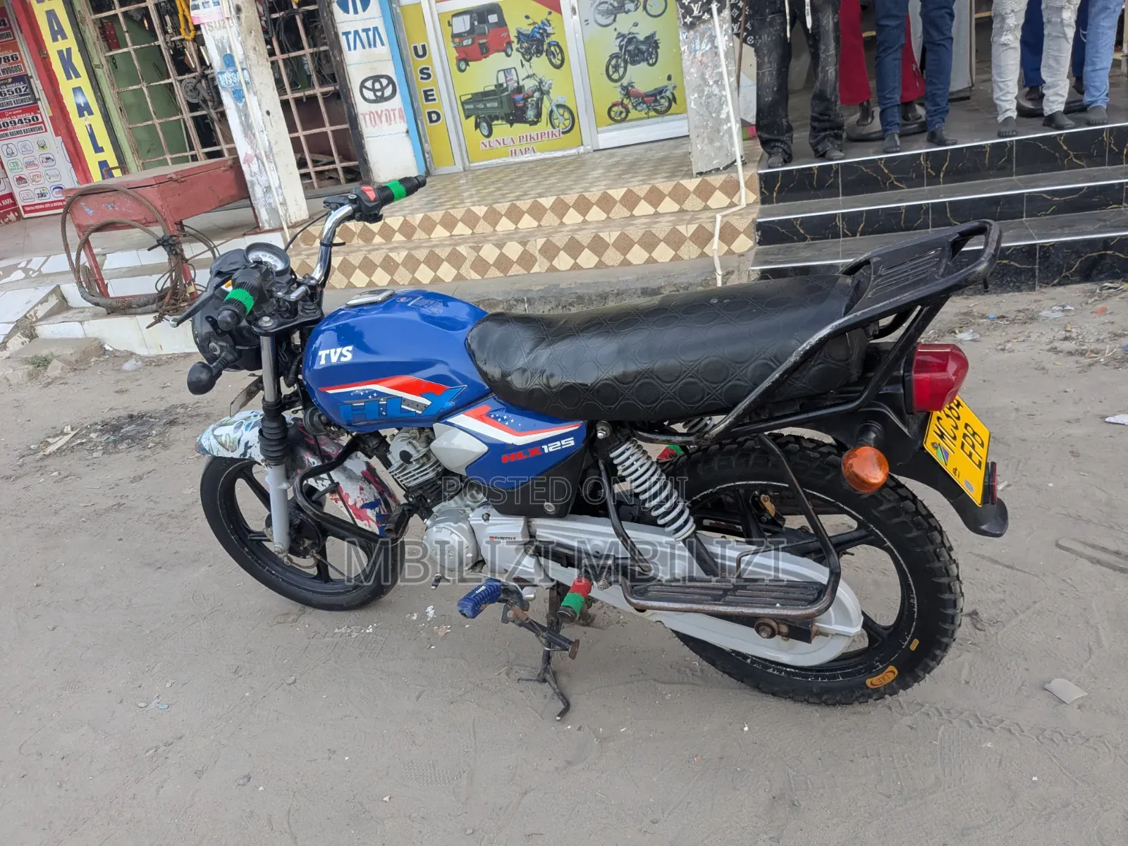 TVS HLX 125 2025 Blue
