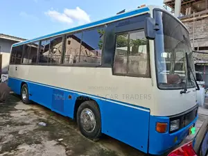 Hino Dutro 2011 White