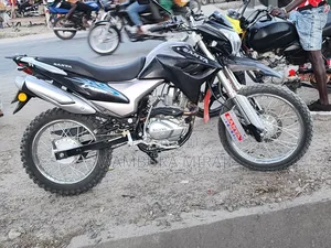 New Honda CB 2025 Silver