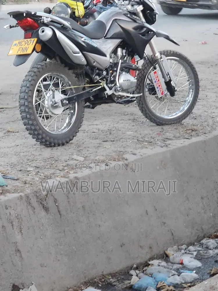 New Honda CB 2025 Silver
