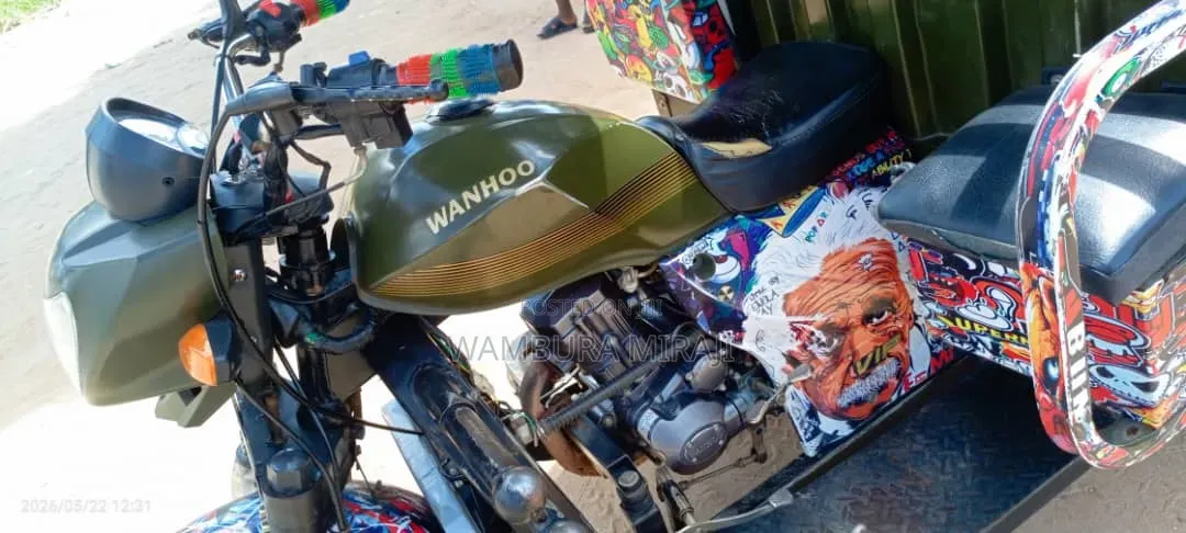 New Bajaj Avenger 200 2025 Black
