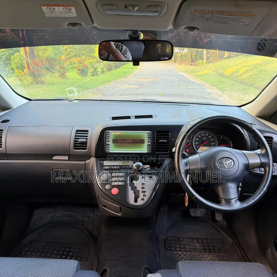 Toyota Wish 2005 Gray