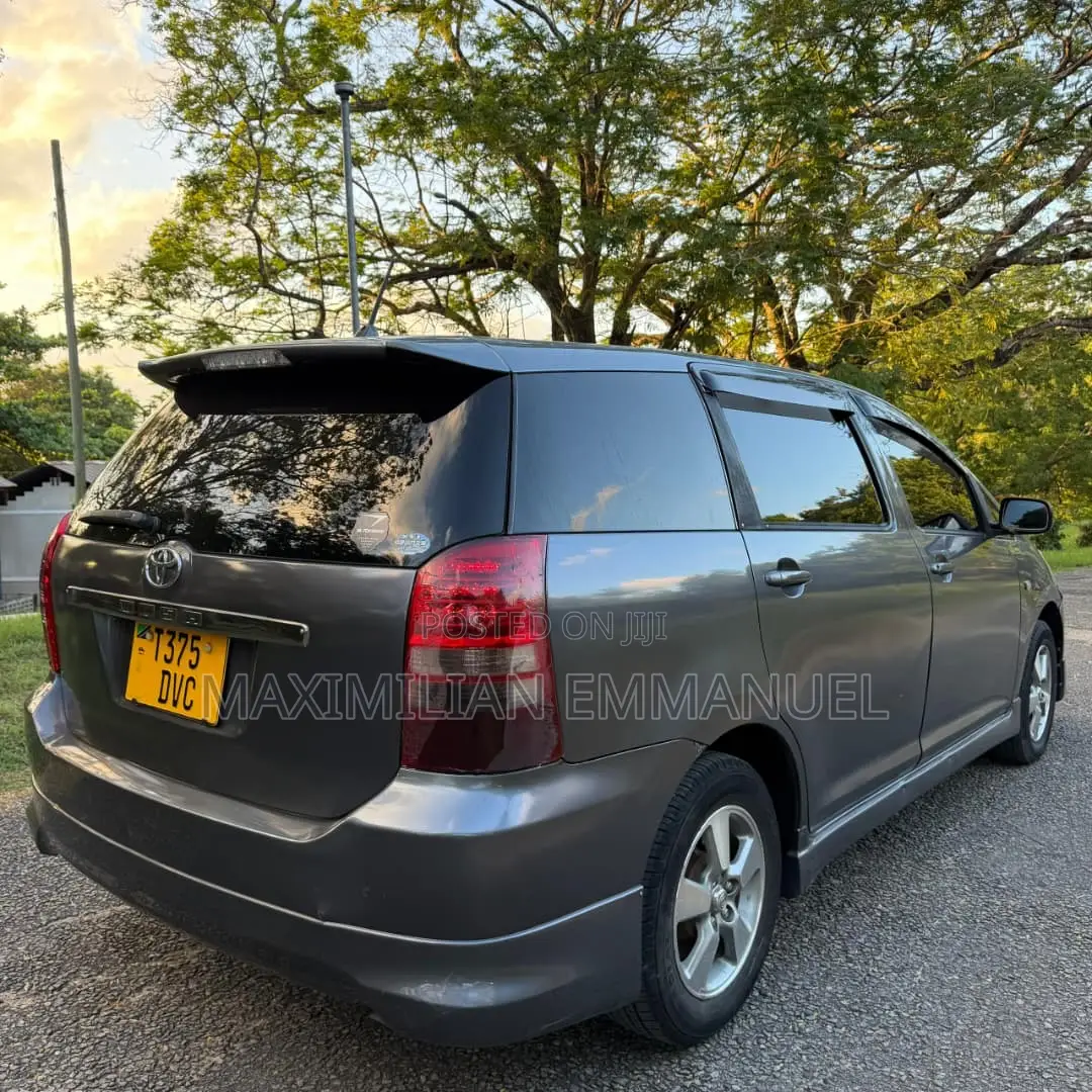 Toyota Wish 2005 Gray