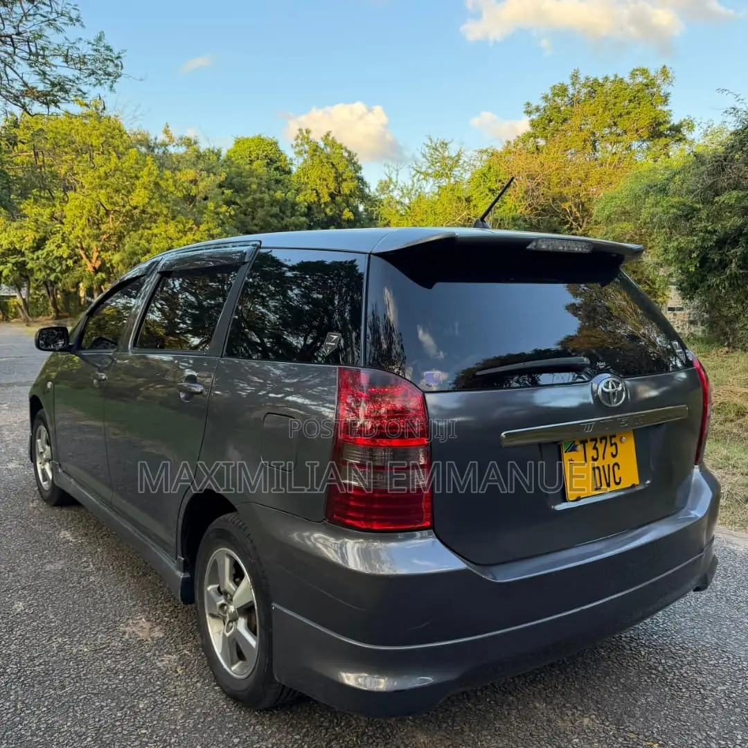 Toyota Wish 2005 Gray