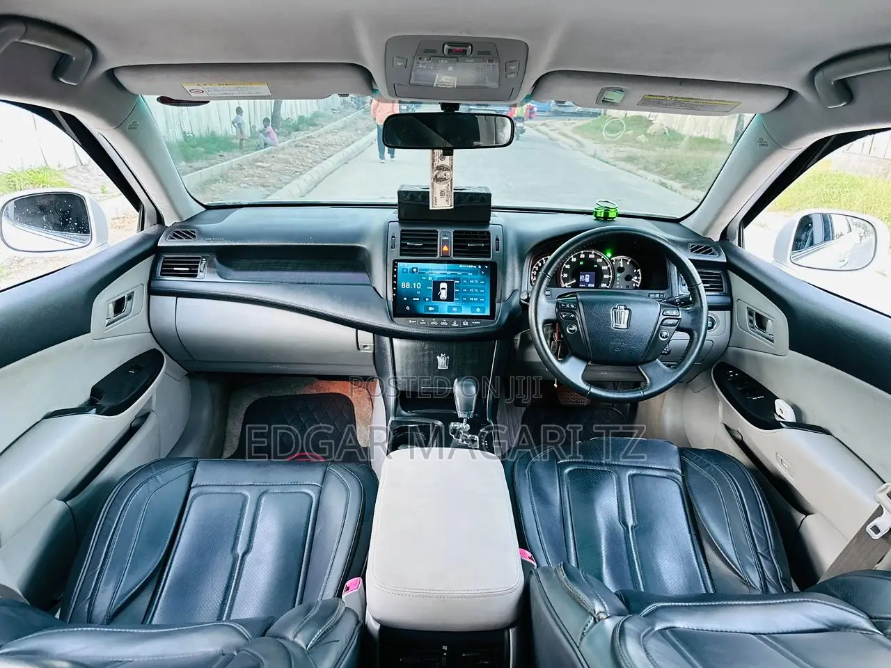 Toyota Crown 2010 White