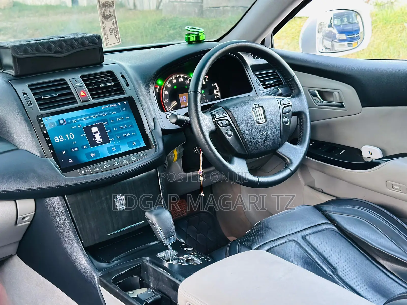 Toyota Crown 2010 White