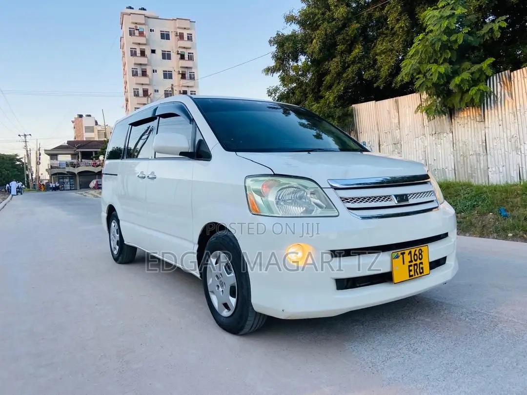 Toyota Noah 2008 White