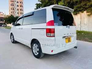 Toyota Noah 2008 White