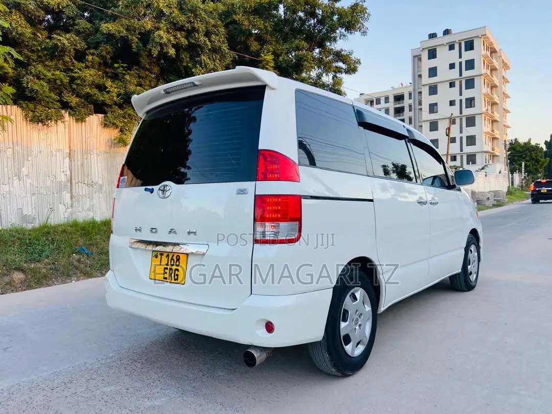 Toyota Noah 2008 White