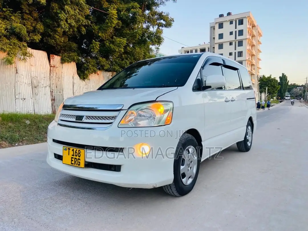 Toyota Noah 2008 White