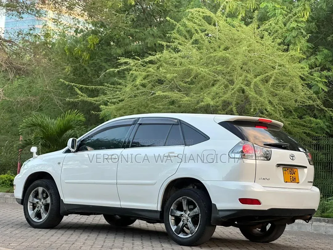 Toyota Harrier 2005 White