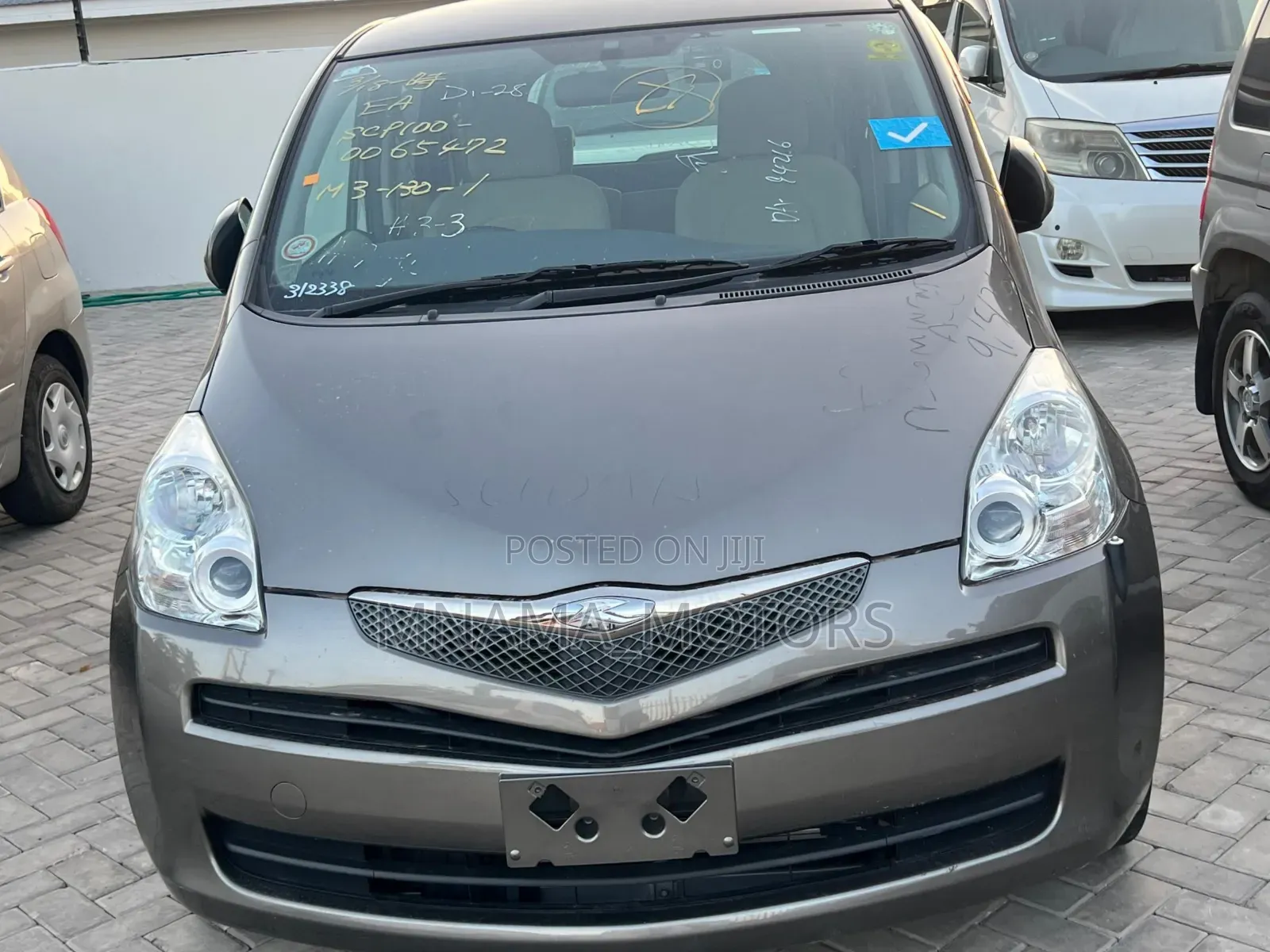 Toyota Ractis 1.5 FWD 2009 Gray