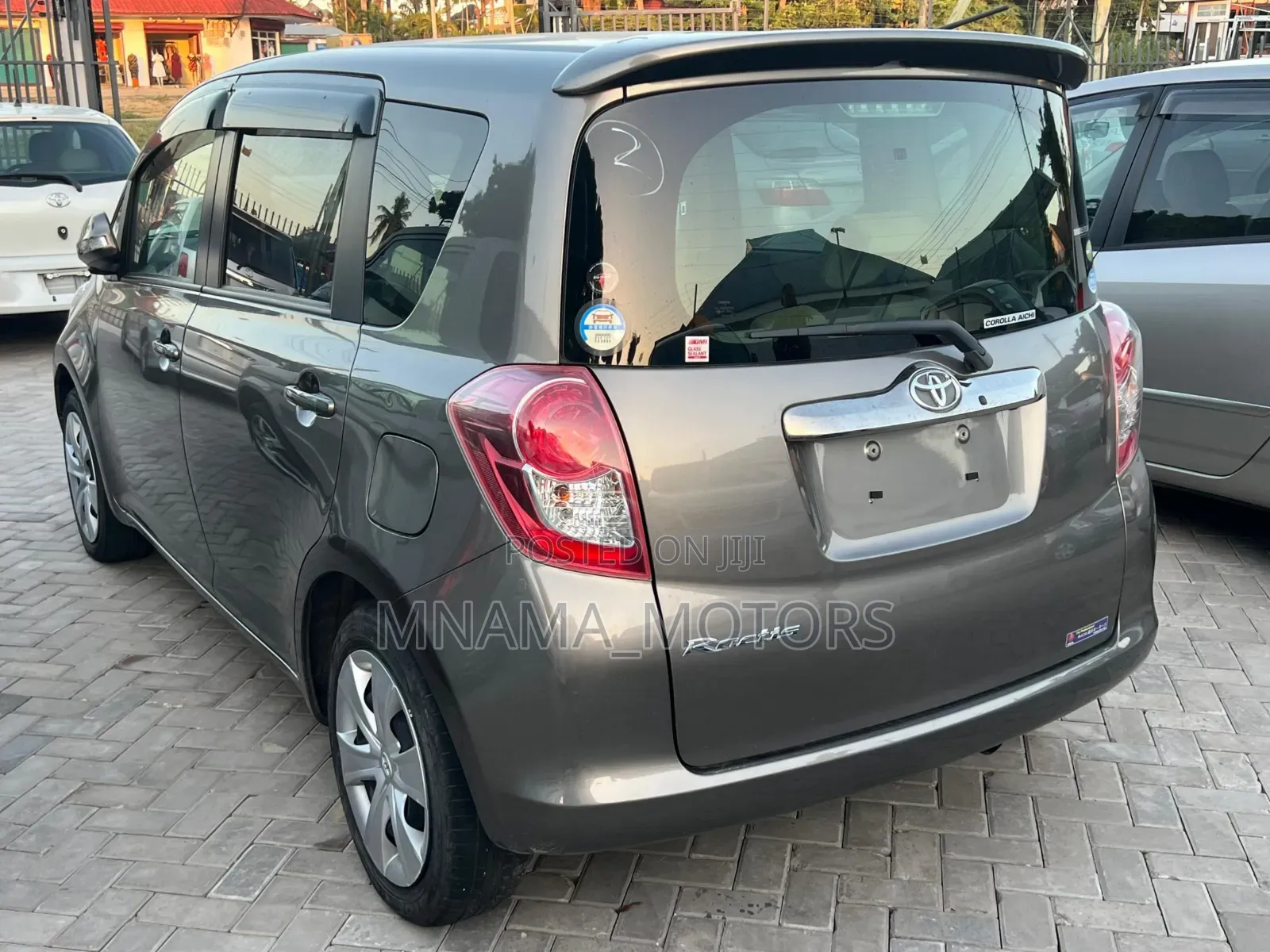 Toyota Ractis 1.5 FWD 2009 Gray