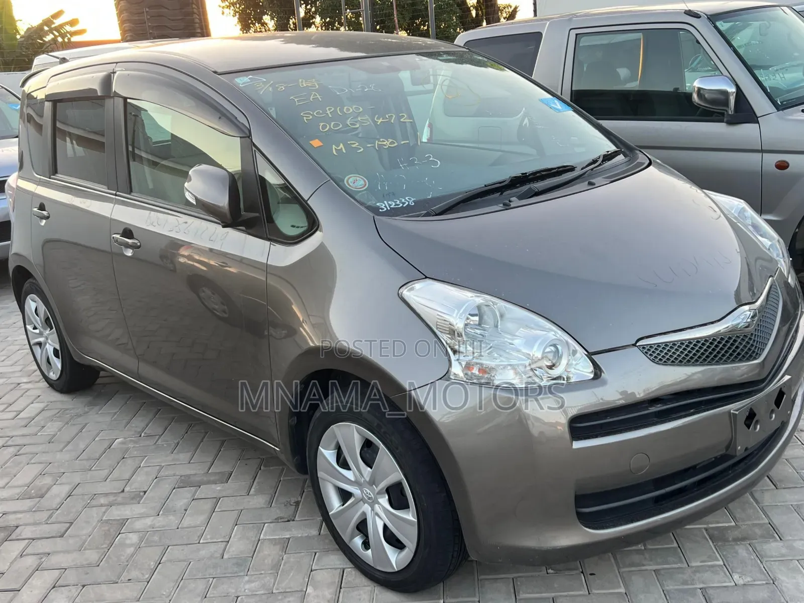 Toyota Ractis 1.5 FWD 2009 Gray