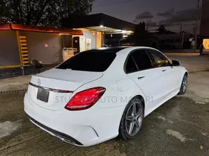 Mercedes-Benz C200 2015 Pearl