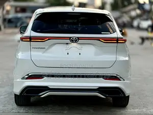 Toyota Harrier 2.0 2021 White