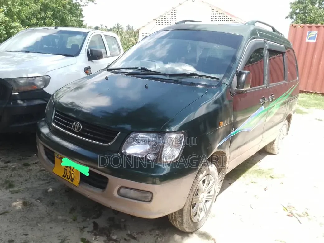 Toyota Noah 2001 Green