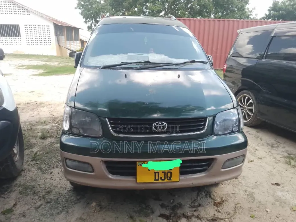 Toyota Noah 2001 Green
