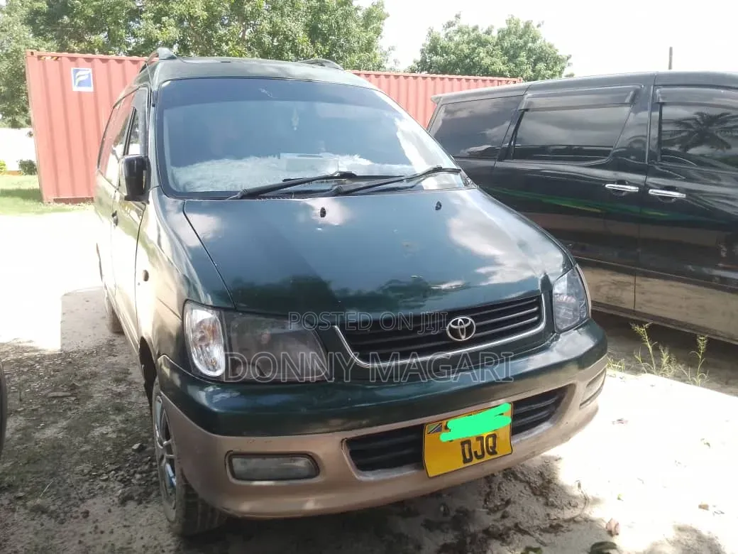 Toyota Noah 2001 Green