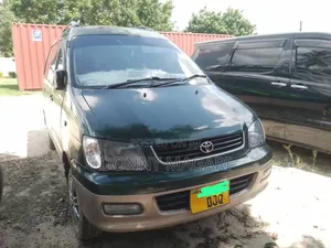 Toyota Noah 2001 Green