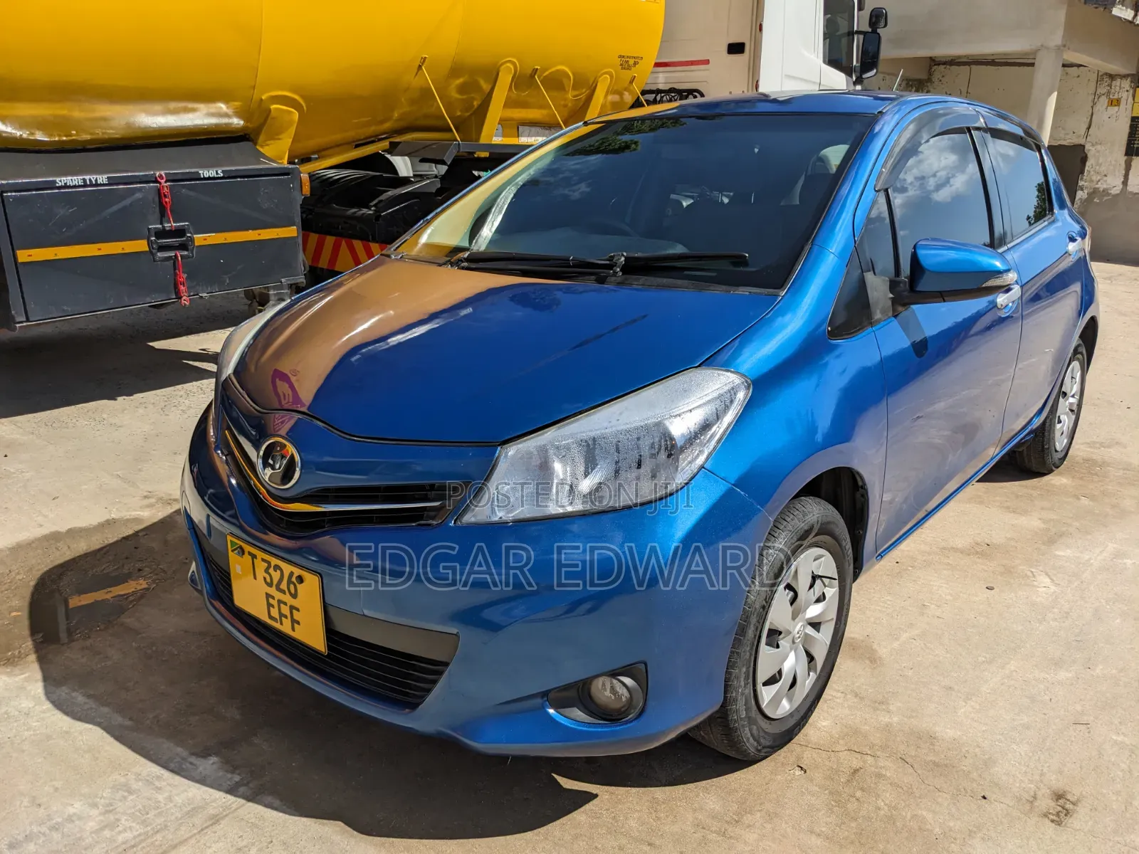Toyota Vitz 2010 Blue