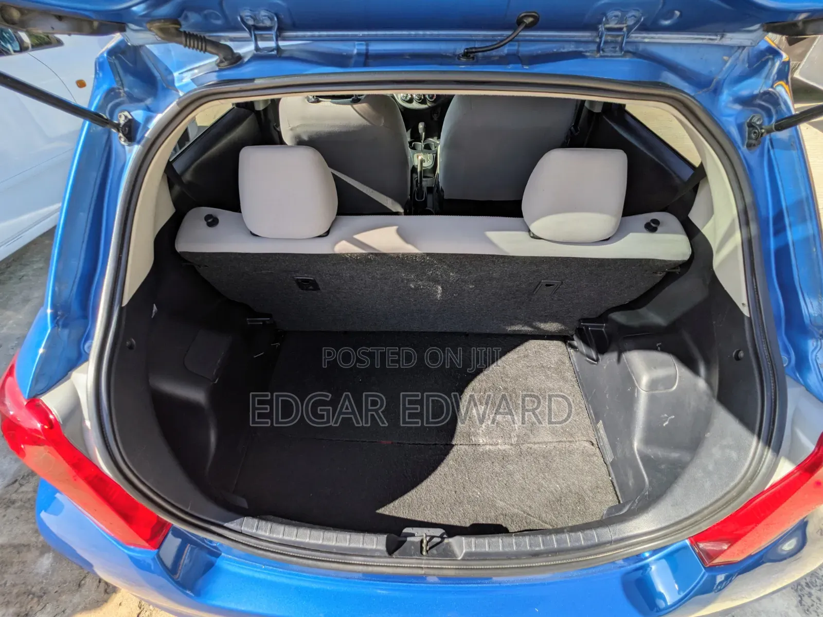 Toyota Vitz 2010 Blue