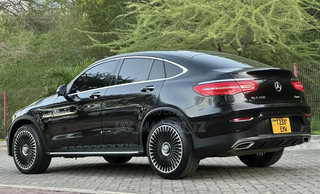 Mercedes-Benz GLC-Class 2017 Black