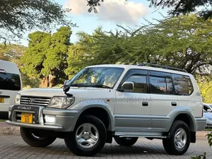 Toyota Land Cruiser Prado 2001 White