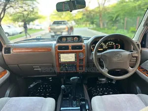Toyota Land Cruiser Prado 2001 White