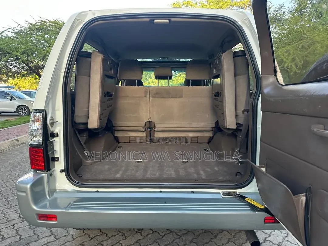 Toyota Land Cruiser Prado 2001 White