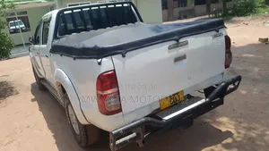 Toyota Hilux 2009 White