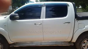 Toyota Hilux 2009 White