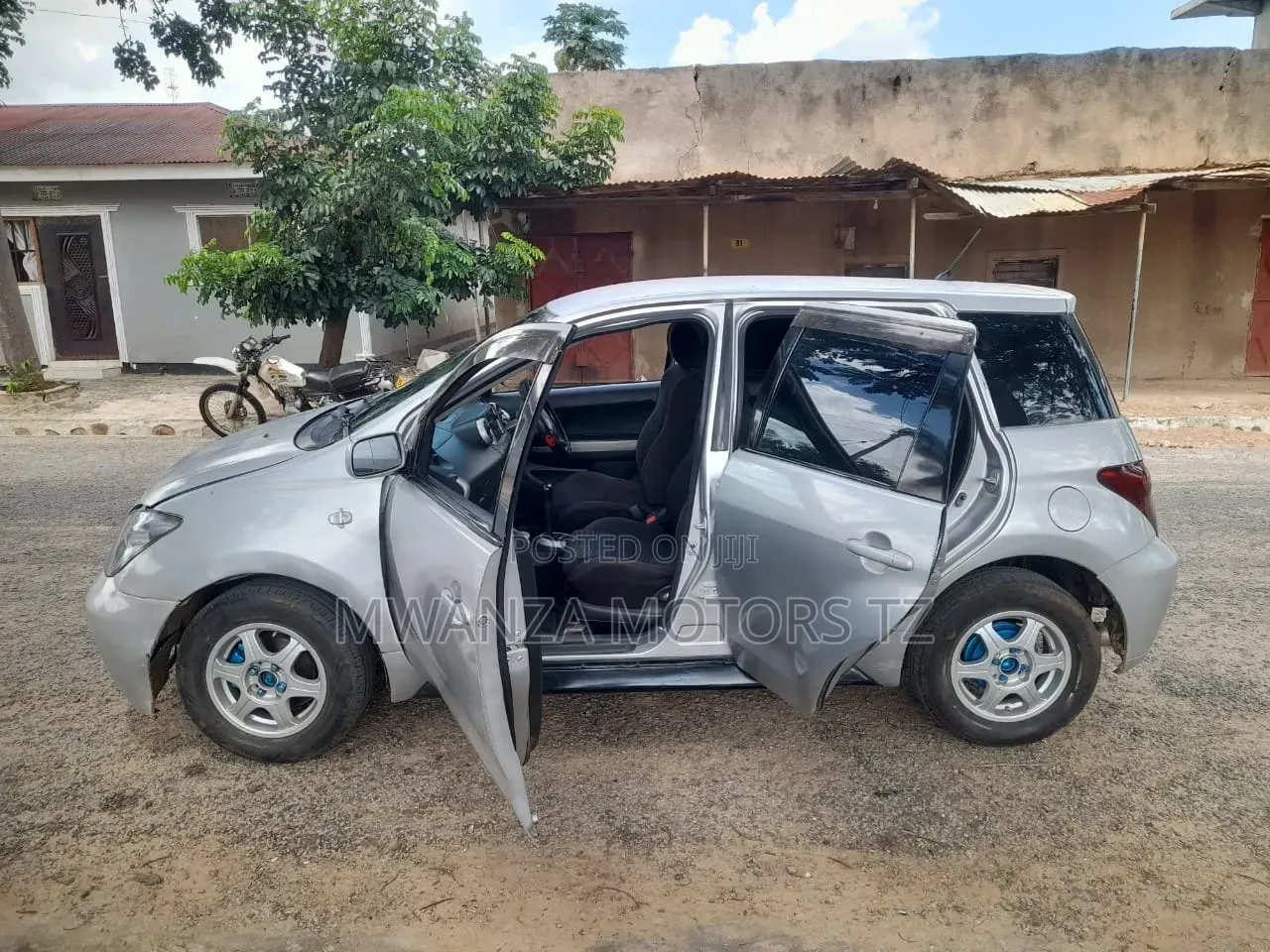 Toyota IST 2003 Silver