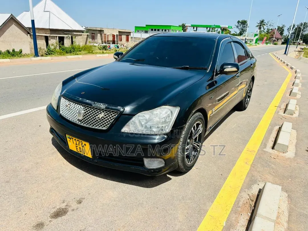 Toyota Crown 2004 Black