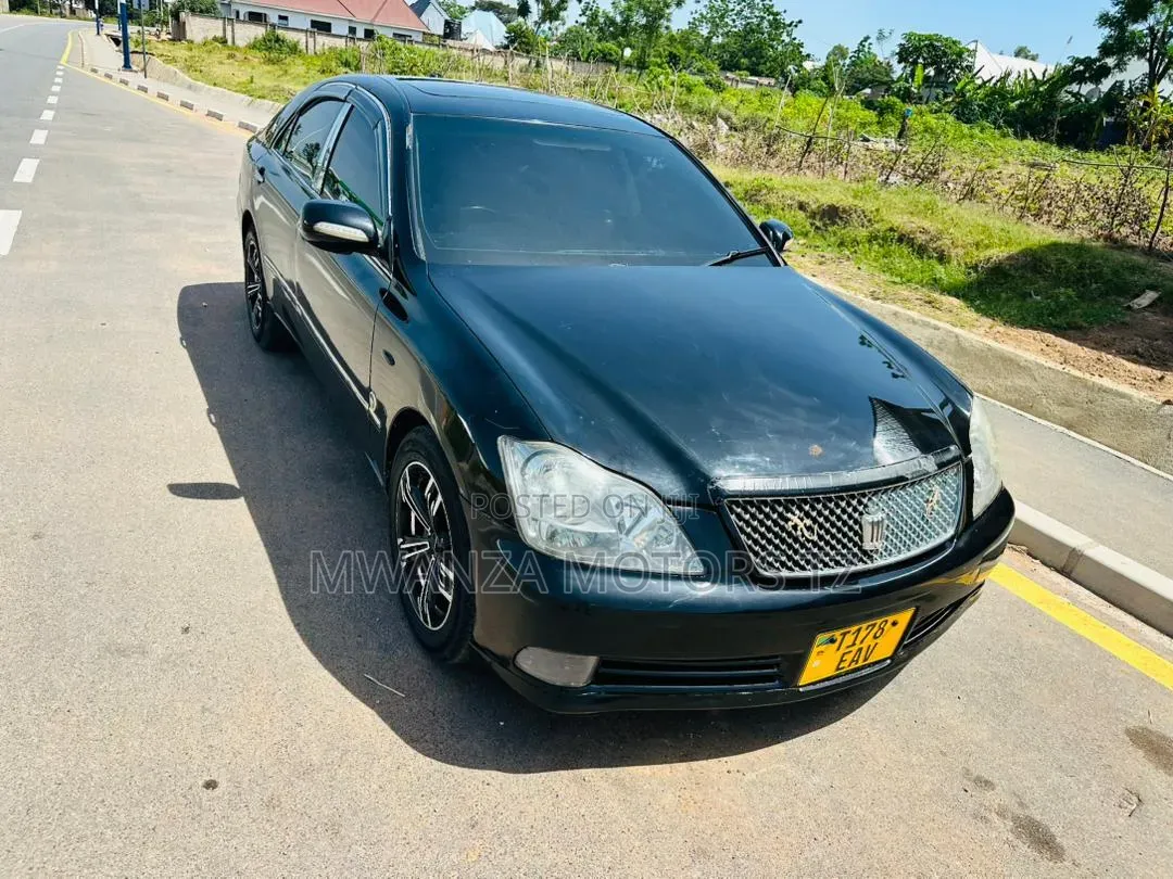 Toyota Crown 2004 Black