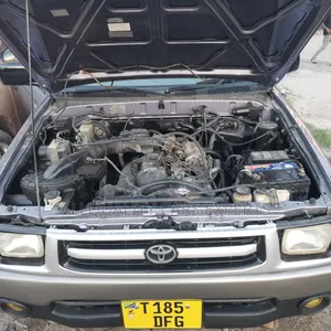 Toyota Hilux 1998 Gray