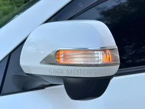 Toyota Vanguard 2012 White