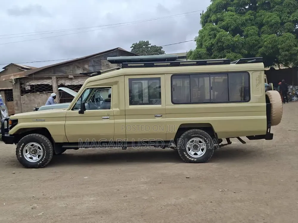 Toyota Land Cruiser 2001 Beige