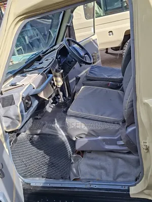 Toyota Land Cruiser 2001 Beige