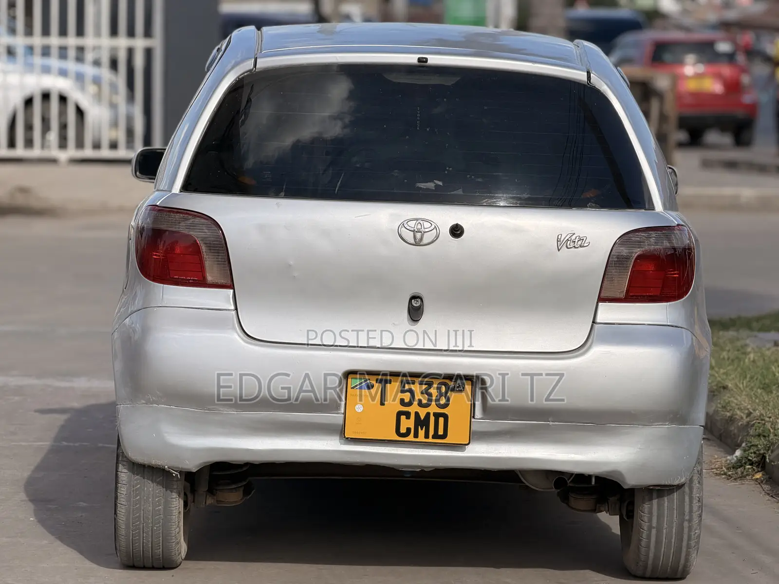 Toyota Vitz 2002 Silver