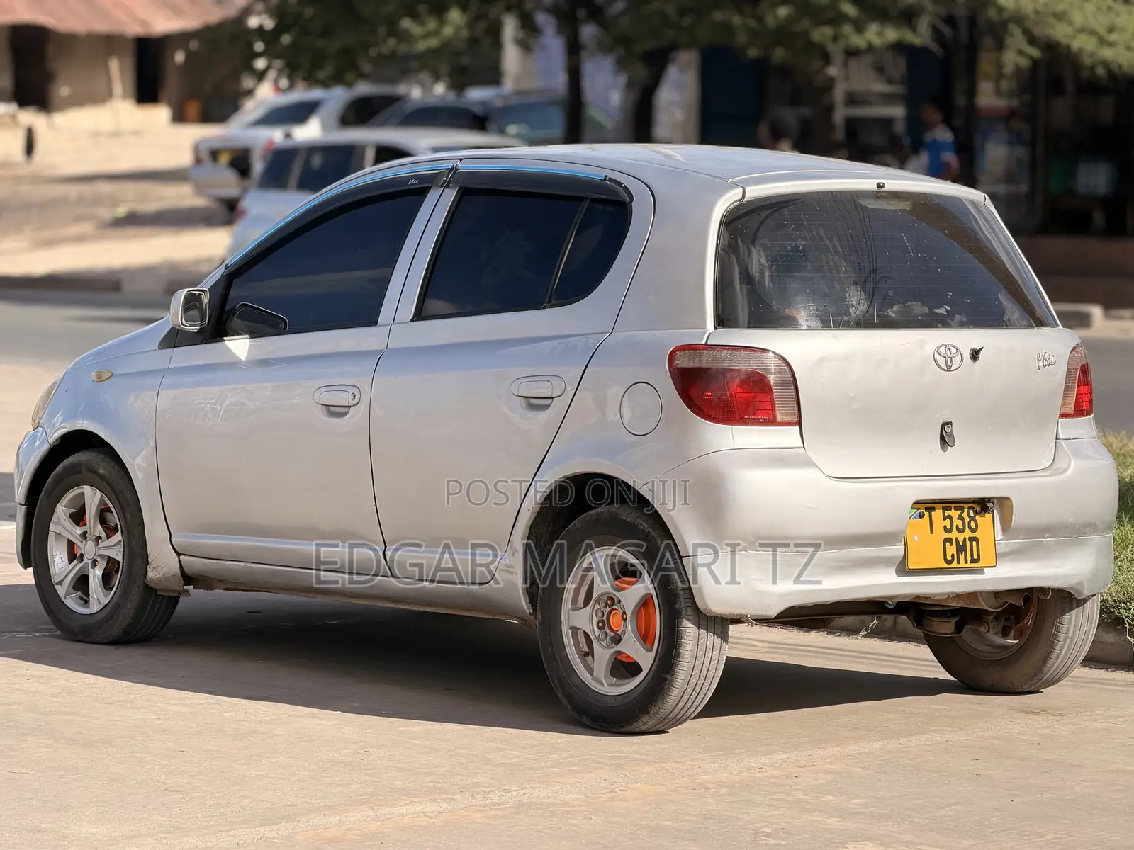 Toyota Vitz 2002 Silver