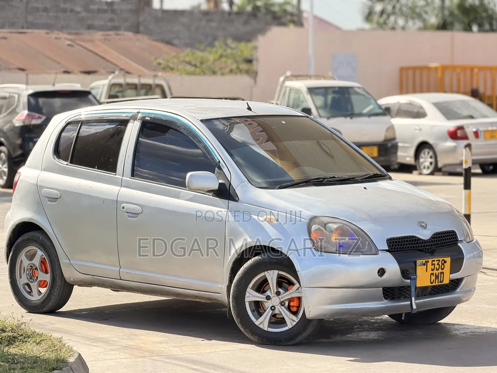 Toyota Vitz 2002 Silver