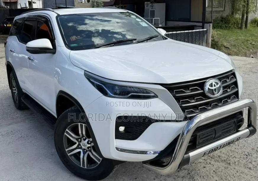 Toyota Fortuner 2022 White