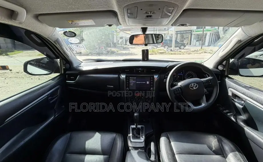 Toyota Fortuner 2022 White