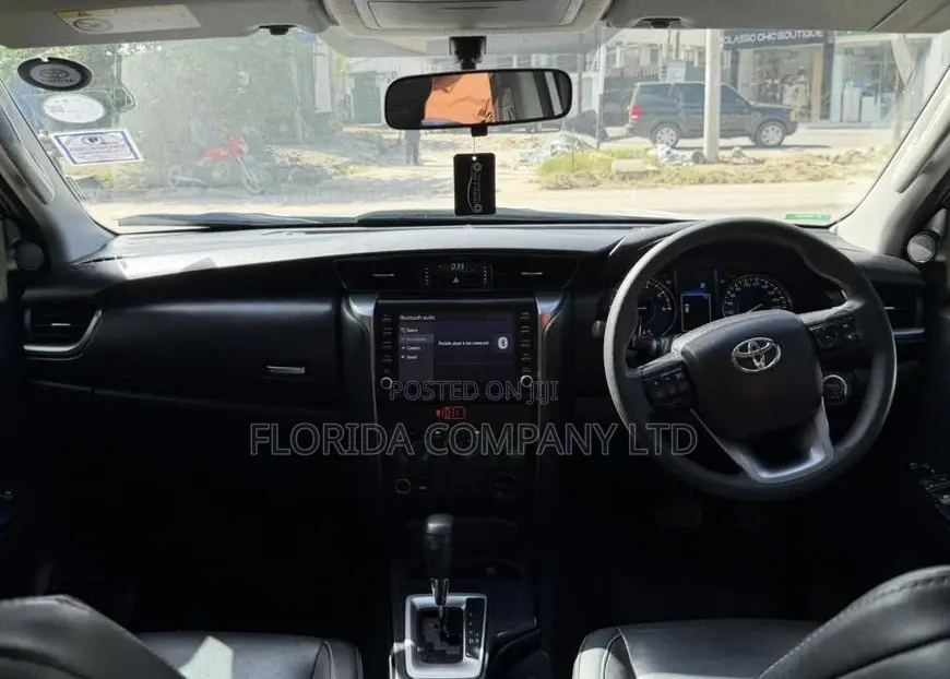 Toyota Fortuner 2022 White